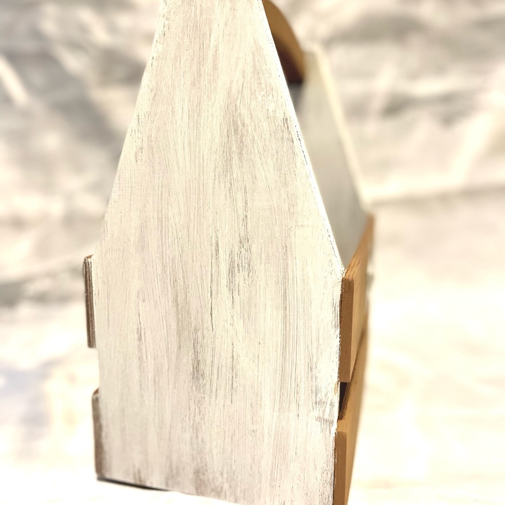 Rustic wood beer caddy - Picture 4 of 5